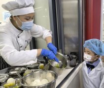 从小养成讲卫生的好习惯孩子们正在唱唱跳跳中